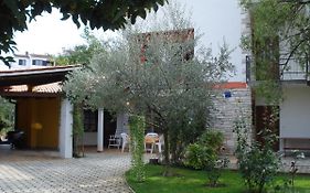 Sandra House With Apartment