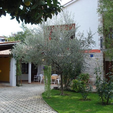Sandra House With Apartment Umago Esterno foto