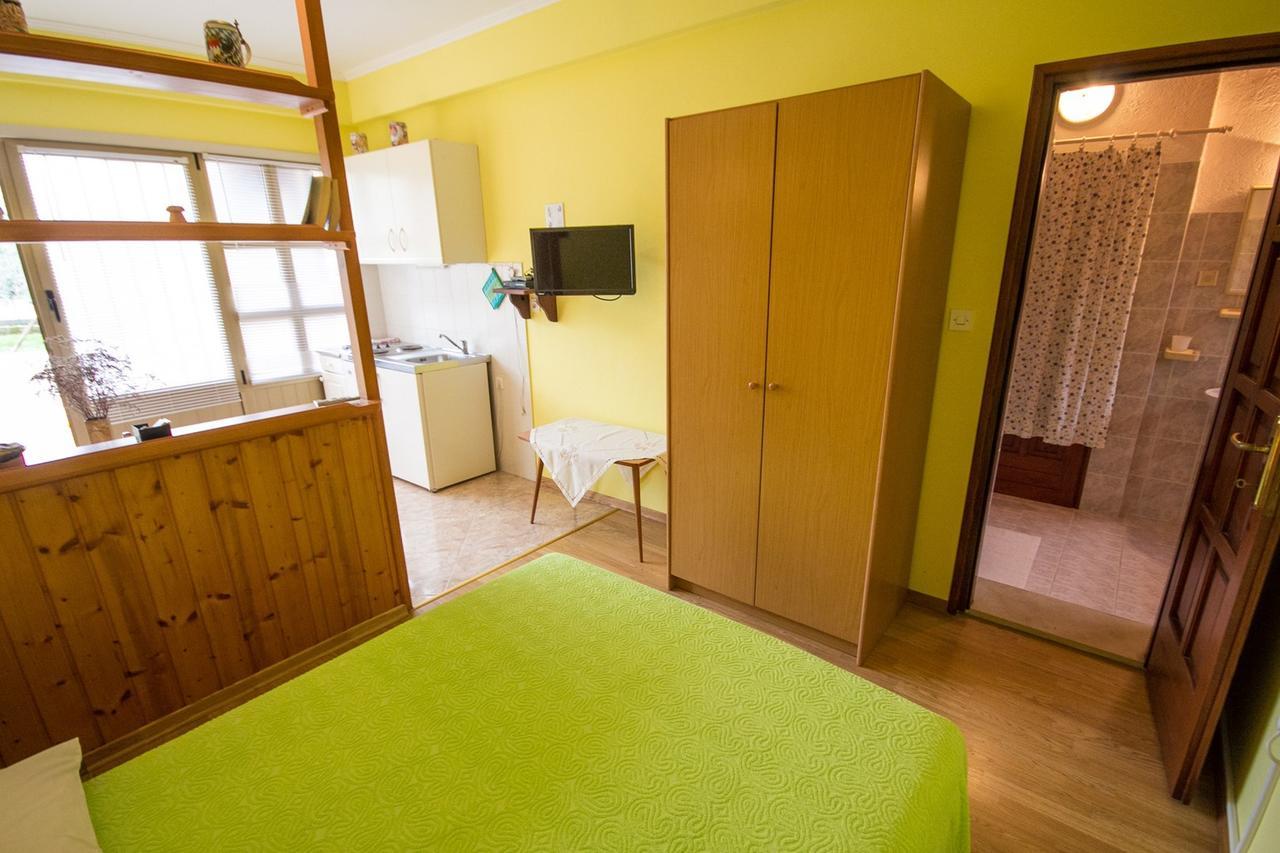 Sandra House With Apartment Umago Esterno foto