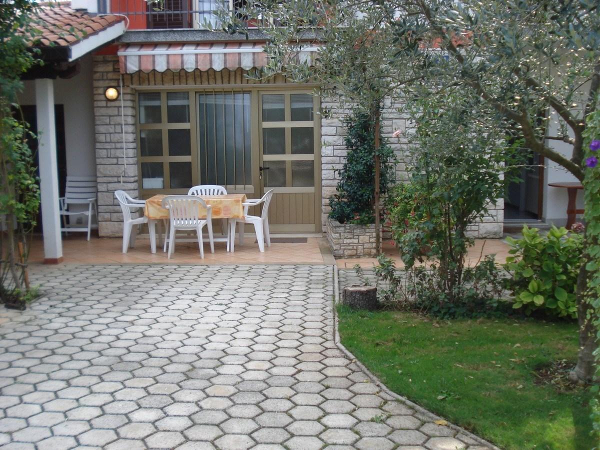 Sandra House With Apartment Umago Esterno foto